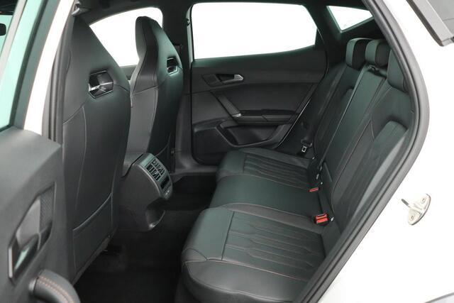 Cupra Formentor 1.4 e-Hybrid | Carplay | Leder | Stoel & stuurverwarming | Adaptive cruise | Camera | Keyless | Sfeerverlichting | Memory | Navigatie | PHEV