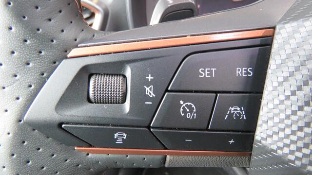 Cupra Formentor 1.5 TSI e-Hybrid Essential ACC, LANE ASSIST, STUUR/STOELVERWARMING, APPLE CARPLAY/ANDROID AUTO, 2.650KM