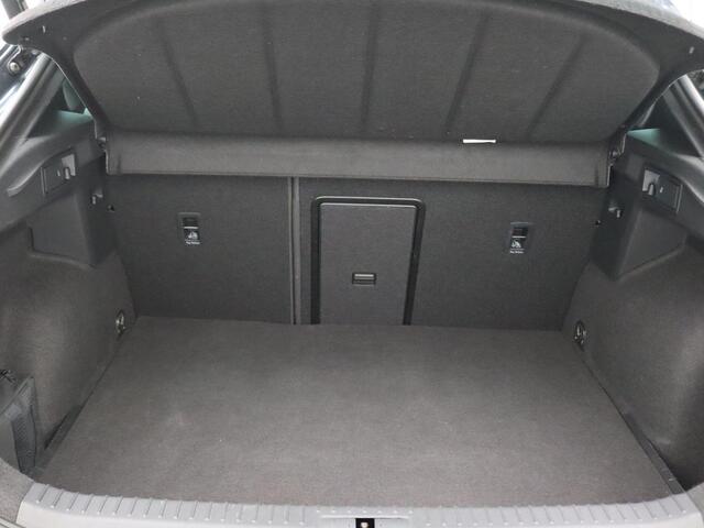 Cupra Formentor 1.4 e-Hybrid 204PK DSG kuipstoelen, panoramadak, full led, trekhaak, adaptive cruise, dodehoekdetectie, achteruitrijcamera, keyless, 18" lichtmetaal