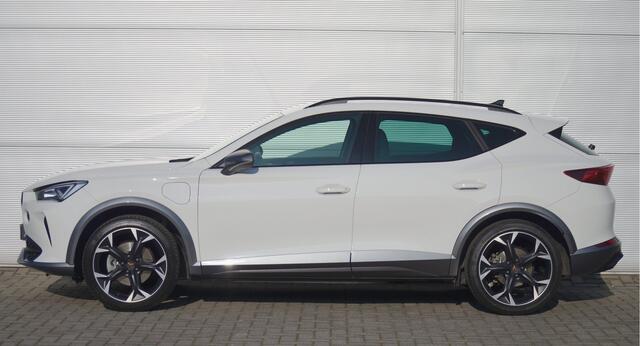 Cupra Formentor 1.4 E-HYBRID BUSINESS | PLUG IN HYBRID | 19'' LICHTMETAAL | WINTERPAKKET | ALL IN RIJKLAARPRIJS