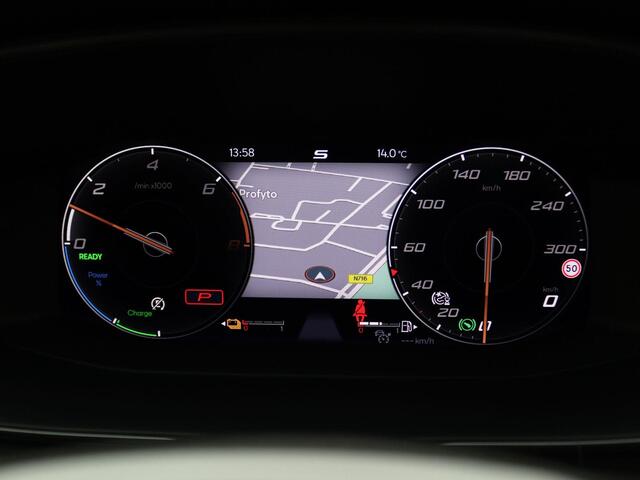 Cupra Formentor 1.4 e-Hybrid VZ Performance 245PK DSG full led, trekhaak, adaptive cruise met travel assist, side assist, schuif-kanteldak, elek. bedienbare achterklep, achteruitrijcamera, keyless, alarm, 19" lichtmetaal