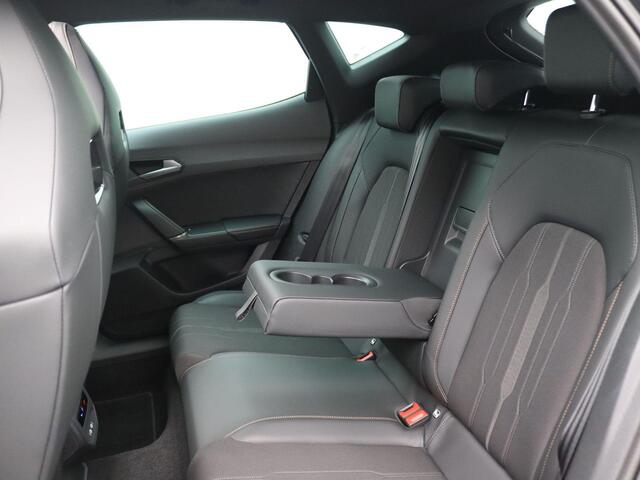 Cupra Formentor 1.4 e-Hybrid VZ Performance 245PK DSG full led, trekhaak, adaptive cruise met travel assist, side assist, schuif-kanteldak, elek. bedienbare achterklep, achteruitrijcamera, keyless, alarm, 19" lichtmetaal