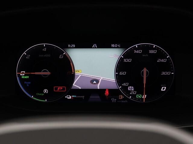 Cupra Formentor 1.4 e-Hybrid Adrenaline 204PK DSG panoramadak, full led, adaptive cruise, achteruitrijcamera, keyless, stuur-stoelverwarming, navigatie, 19" lichtmetaal