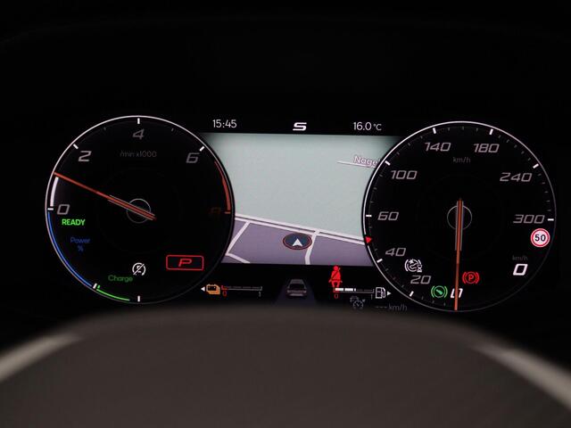 Cupra Formentor 1.4 e-Hybrid Business 204PK DSG full led, trekhaak, achteruitrijcamera, stuur-stoelverwarming, adaptive cruise, side assist, elek. bedienbare achterklep, keyless, 18" lichtmetaal