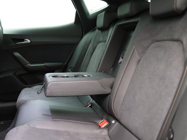 Cupra Formentor 1.5 TSI e-Hybrid VZ Performance 272PK DSG Trekhaak, Led matrix, 360 gr. camera, side assist, adaptive cruise, keyless, schuif-kanteldak, virtual pedal, stuur-stoelverwarming, 19" lichtmetaal