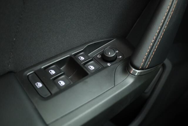 Cupra Formentor 1.5 TSI e-Hybrid ''Nieuw model'' | 120km WLTP | Pano | 360cam | Travel Assist | Navi | Keyless