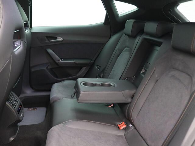 Cupra Formentor 1.5 TSI e-Hybrid VZ Performance 272PK DSG matrix led, adaptive cruise, side assist, Sennheiser audio, achteruitrijcamera, keyless, elek. bedienbare achterklep, stuur-stoelverwarming, alarm, 19" lichtmetaal