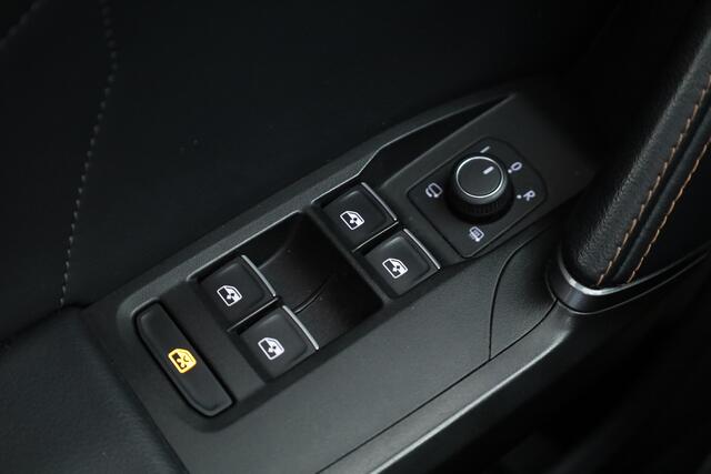 Cupra Formentor 1.5 TSI Business Edition | Pano | Elek. Trekhaak | Camera | Stoel- Stuurverw. | Navi