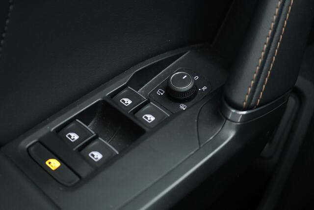 Cupra Formentor 1.4 e-Hybrid VZ | Pano | MAT Grijs | Elek. trekhaak | Stoel- Stuurverw. | Adapt. Cruise
