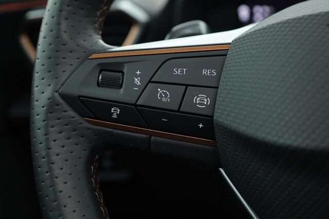 Cupra Formentor 1.4 e-Hybrid VZ | Pano | MAT Grijs | Elek. trekhaak | Stoel- Stuurverw. | Adapt. Cruise