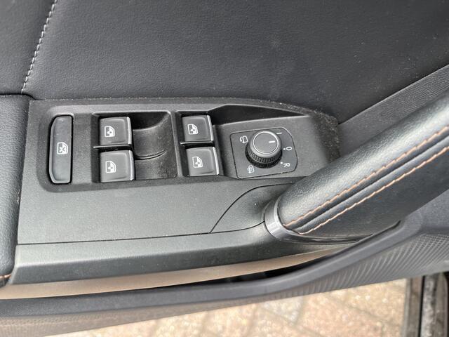 Cupra Formentor 1.4 e-Hybrid VZ Black Edition / AUTOMAAT/ PANO/ TREKHAAK/ 245PK/ ADAPT. CRUISE/ KEYLESS/ NAVI/ LEDER/ BLUETOOTH/ MATRIX/ ELEKTR. STOELEN
