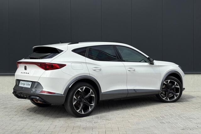 Cupra Formentor 1.4 e-Hybrid VZ Performance PHEV - Kuipstoelen - ACC - LED - Navi - Camera - Winterpakket - Rijklaar