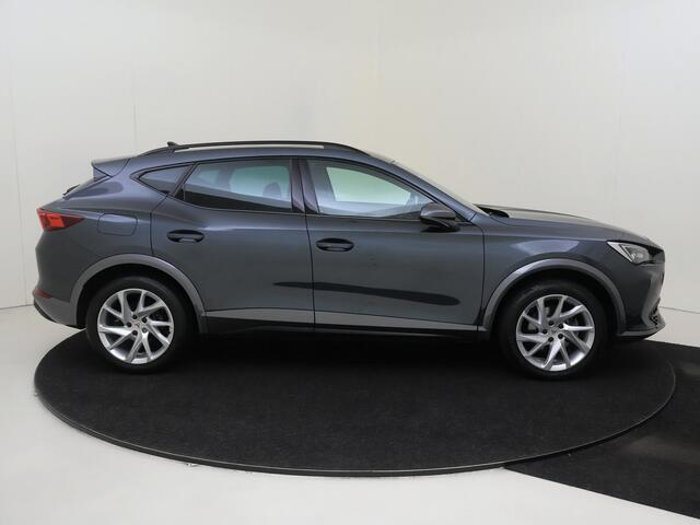 Cupra Formentor 1.4 TSI e-Hybrid Essential | Keyless | Stuurwielverwarming | 3-zone airco | Parkeersensoren achter | Draadloze telefoonlader |