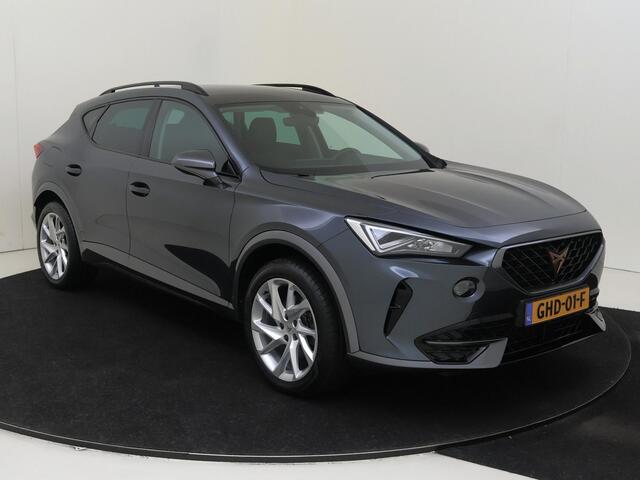 Cupra Formentor 1.4 TSI e-Hybrid Essential | Keyless | Stuurwielverwarming | 3-zone airco | Parkeersensoren achter | Draadloze telefoonlader |