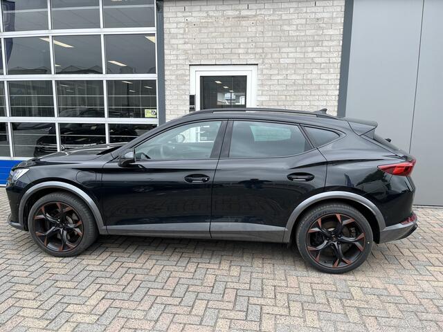 Cupra Formentor 1.4 e-Hybrid VZ Black Edition / AUTOMAAT/ 245 PK/ CAMERA/ PARK. SENSOREN/ LEDEREN MEMORY SEATS/ KEYLESS/ DODE HOEK/ STOEL-STUUVERWARM./ MATRIX/ ADAPT. CRUISE/ APP-CONNECT/ NAVI/ CLIMA/ DAB