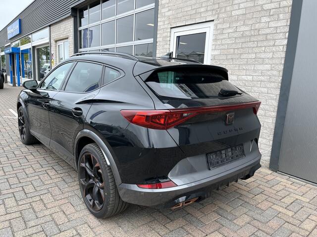 Cupra Formentor 1.4 e-Hybrid VZ Black Edition / AUTOMAAT/ 245 PK/ CAMERA/ PARK. SENSOREN/ LEDEREN MEMORY SEATS/ KEYLESS/ DODE HOEK/ STOEL-STUUVERWARM./ MATRIX/ ADAPT. CRUISE/ APP-CONNECT/ NAVI/ CLIMA/ DAB