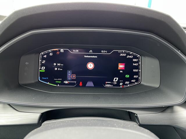 Cupra Formentor 1.4 e-Hybrid VZ Black Edition / AUTOMAAT/ 245 PK/ CAMERA/ PARK. SENSOREN/ LEDEREN MEMORY SEATS/ KEYLESS/ DODE HOEK/ STOEL-STUUVERWARM./ MATRIX/ ADAPT. CRUISE/ APP-CONNECT/ NAVI/ CLIMA/ DAB