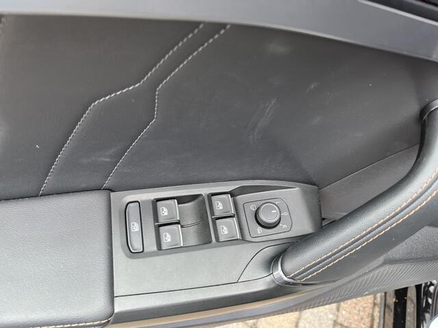 Cupra Formentor 1.4 e-Hybrid VZ Black Edition / AUTOMAAT/ 245 PK/ CAMERA/ PARK. SENSOREN/ LEDEREN MEMORY SEATS/ KEYLESS/ DODE HOEK/ STOEL-STUUVERWARM./ MATRIX/ ADAPT. CRUISE/ APP-CONNECT/ NAVI/ CLIMA/ DAB