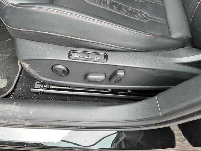 Cupra Formentor 1.4 e-Hybrid VZ Black Edition / AUTOMAAT/ 245 PK/ CAMERA/ PARK. SENSOREN/ LEDEREN MEMORY SEATS/ KEYLESS/ DODE HOEK/ STOEL-STUUVERWARM./ MATRIX/ ADAPT. CRUISE/ APP-CONNECT/ NAVI/ CLIMA/ DAB