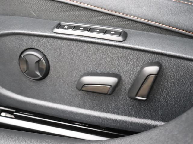 Cupra Formentor 1.4 e-Hybrid VZ 245pk | Elek. Verstelbare bestuurdersstoel | Achteruitrijcamera | Dodehoekdetectie | Adaptieve Cruise Control | Stoel- & Stuurverwarming |