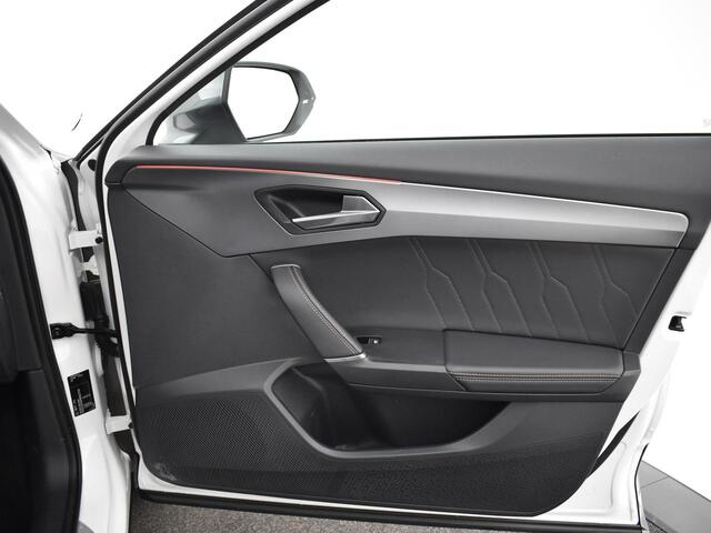 Cupra Formentor 1.4 245pk DSG e-Hybrid VZ · Camera · Panoramadak · Elek. Bestuurderstoel · ACC · Side Assist · Parkeerassistent · 19''Velgen ·