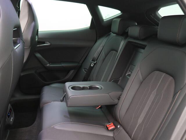 Cupra Formentor 1.4 e-Hybrid Performance full led, adaptive cruise met travel assist, side assist, schuif-kanteldak, elek. verstelbare voorstoel, stuur-stoelverwarming, keyless, navigatie, 19" lichtmetaal
