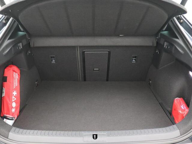 Cupra Formentor 1.4 e-Hybrid Performance full led, adaptive cruise met travel assist, side assist, schuif-kanteldak, elek. verstelbare voorstoel, stuur-stoelverwarming, keyless, navigatie, 19" lichtmetaal