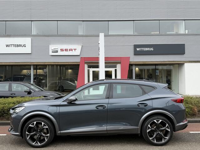 Cupra Formentor 1.4 e-Hybrid VZ Performance / 19" LMV / Navi / Kuipstoelen / Adaptief Onderstel / Full LED
