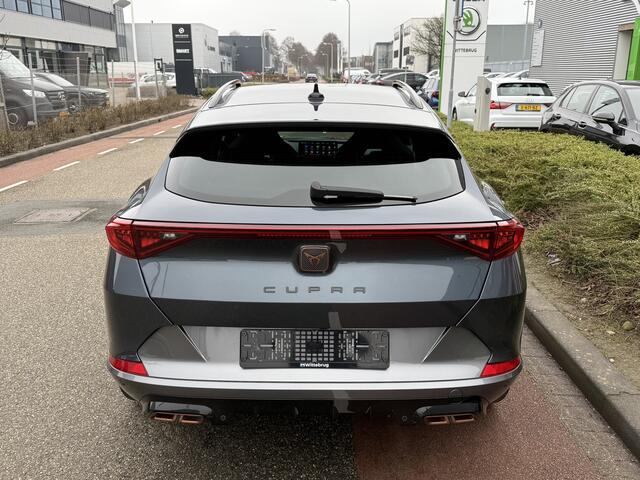 Cupra Formentor 1.4 e-Hybrid VZ Performance / 19" LMV / Navi / Kuipstoelen / Adaptief Onderstel / Full LED
