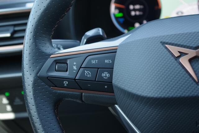 Cupra Formentor 1.4 e-Hybrid 204 PK Essential PHEV, Lederen Kuipstoelen, Memory, LED, Groot-Navigatie