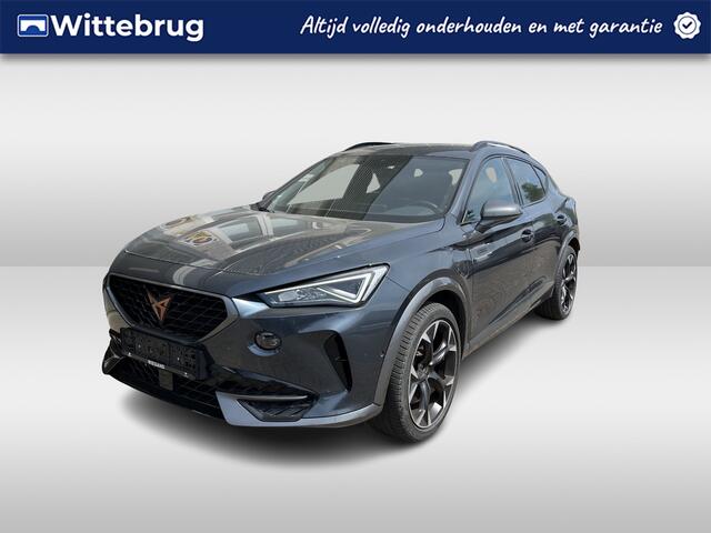 Cupra Formentor 1.4 e-Hybrid VZ Performance / AUTOMAAT/ 245 PK/ CAMERA/ PARK. SENSOREN/ DODE HOEK/ DCC/ MATRIX/ STOEL-STUURVERWARM./ KEYLESS/ ADAPT. CRUISE/ BLUETOOTH/ NAVI/ CLIMA/ DAB/ 19" LMV