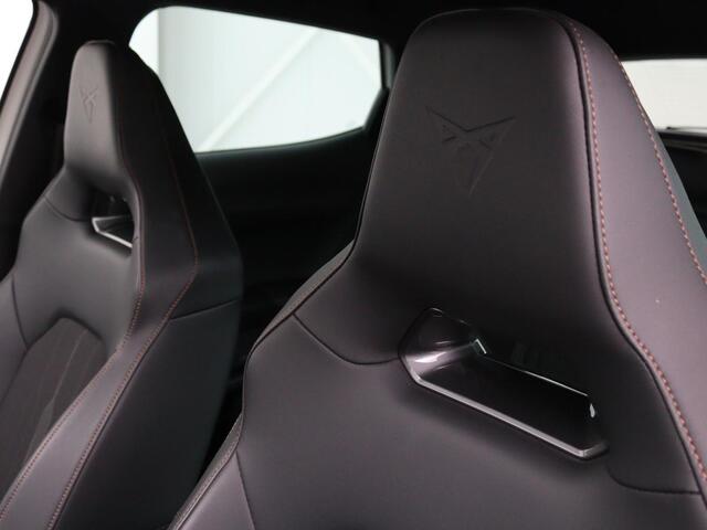Cupra Formentor 1.4 e-Hybrid VZ | 245pk | Camera | Adaptive cruise | Stuurverwarming | Sfeerverlichting | Navigatie | Keyless | Full LED | PHEV