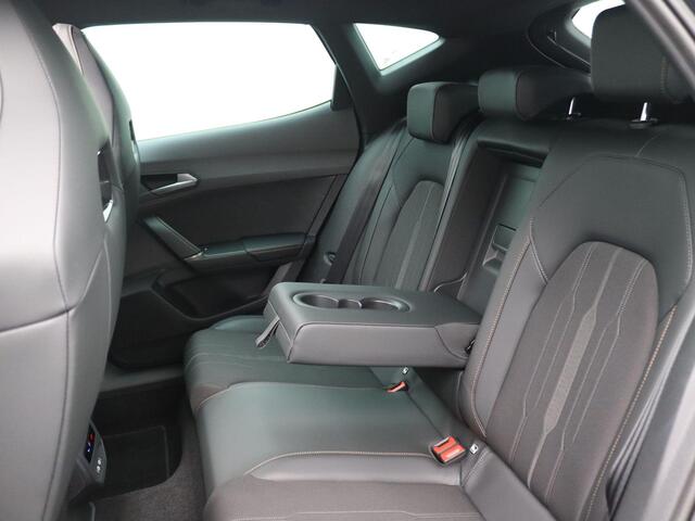 Cupra Formentor 1.4 e-Hybrid VZ Performance 245PK DSG full led, trekhaak, side assist, panoramadak, elek. bedienbare achterklep, achteruitrijcamera, keyless, alarm, 19" lichtmetaal,adaptive cruise met travel assist,