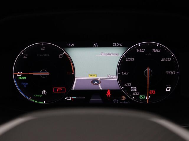 Cupra Formentor 1.4 e-Hybrid Business 204PK DSG full led, adaptive cruise, stuur-stoelverwarming, achteruitrijcamera, keyless, elek. bedienbare achterklep, 19" lichtmetaal