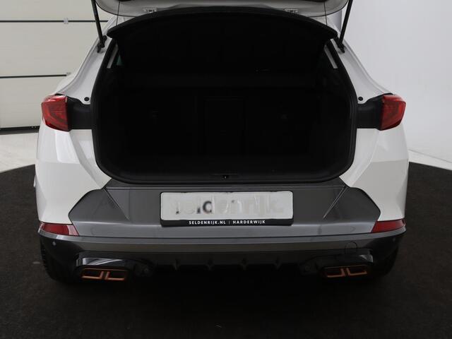 Cupra Formentor 1.4 e-Hybrid | Adaptive cruise | Stuurverwarming | Full LED | Sportstoelen | Keyless | Climate control | Parkeerhulp | DAB | Sfeerverlichting | PHEV