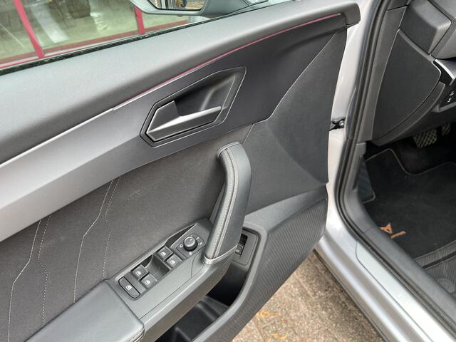 Cupra Formentor 1.5 TSI | Electrisch wegklapbare trekhaak | Sfeerverlichting |