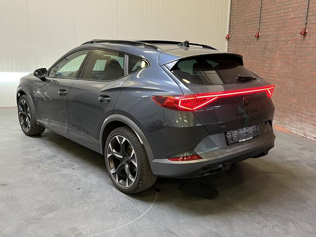 Cupra Formentor 1.4 e-Hybrid Black Edition / AUTOMAAT/ PANO/ LEDER/ ELEKTR. STOELEN/ 360 CAMERA/ FULL LINK/ ADAPT. CRUISE/ PARK. SENSOREN/ CLIMA/ NAVI/ RIJ-MODI/ KEYLESS