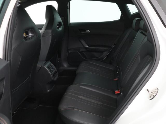 Cupra Formentor 1.4 e-Hybrid VZ | 245pk | Stoel & stuurverwarming | Trekhaak | 360 camera | Carplay | Adaptive cruise | Navigatie | Sfeerverlichting | Full LED | Keyless | PHEV