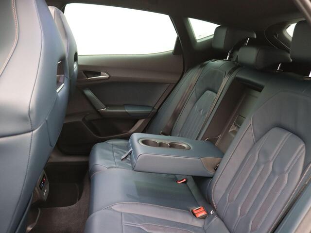 Cupra Formentor 1.4 e-Hybrid VZ Copper Edition 245PK DSG Pano-Schuifdak, Achteruitrijcamera, Alarm, Adaptieve Cruise Controle, Keyless, Side Assist, Volleder, Trekhaak, 19" LM Velgen