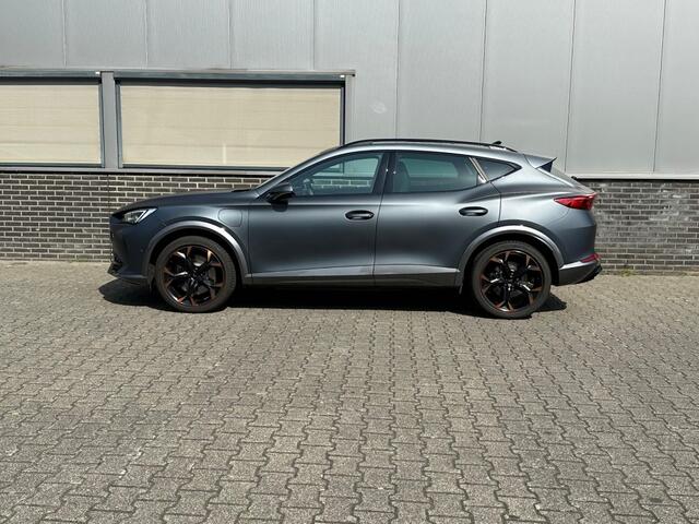 Cupra Formentor 1.4 E-HYB VZ PERF L. - NL auto - Originele matte lak - PANO
