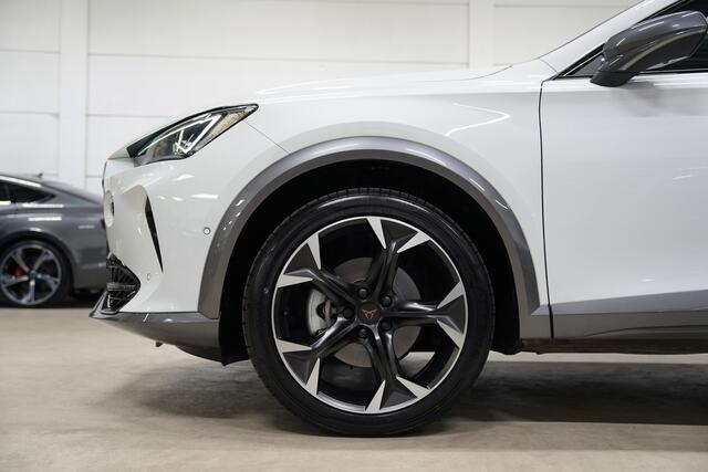 Cupra Formentor 1.5 TSI DSG * Trekhaak - 19" - Camera - ACC - Sfeer - Blind Spot - Keyless *