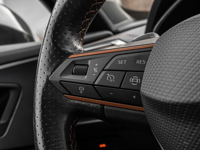 Cupra Formentor 1.4 e-Hybrid VZ Performance 245 PK SCHAALSTOELEN CAMERA 19 INCH BLACK OPTIC