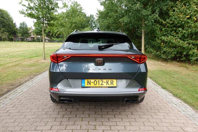 Cupra Formentor 1.5 TSI | LED | Camera | Stoelverwarming | Stuurwielverwarming | CarPlay |