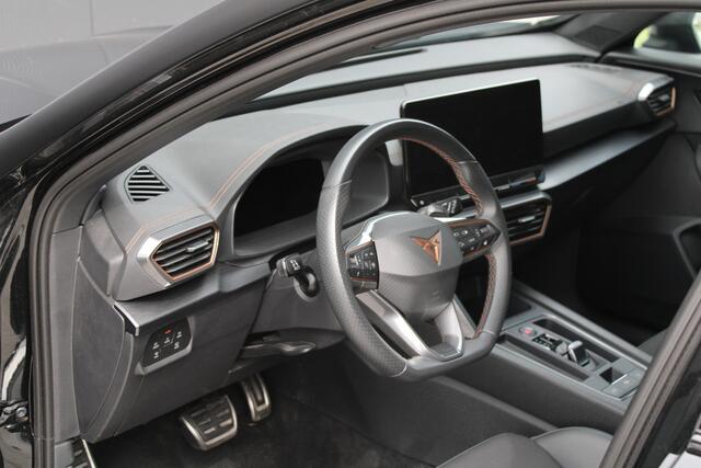Cupra Formentor 1.4 e-Hybrid VZ Performance - ACC - Kuipstoelen - Navi - Winterpakket - Camera - Matrix LED - Rijklaar