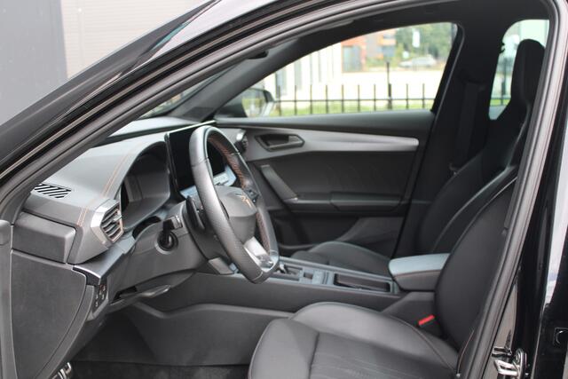 Cupra Formentor 1.4 e-Hybrid VZ Performance - ACC - Kuipstoelen - Navi - Winterpakket - Camera - Matrix LED - Rijklaar