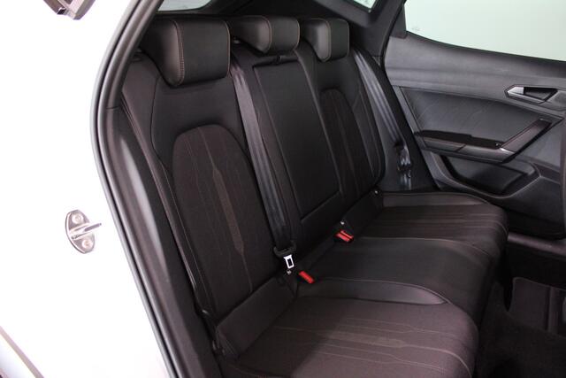 Cupra Formentor 1.4 e-Hybrid Performance 245pk / Stoel + Stuur verwarming / Camera / Keyless / Elektr. klep / Navi /