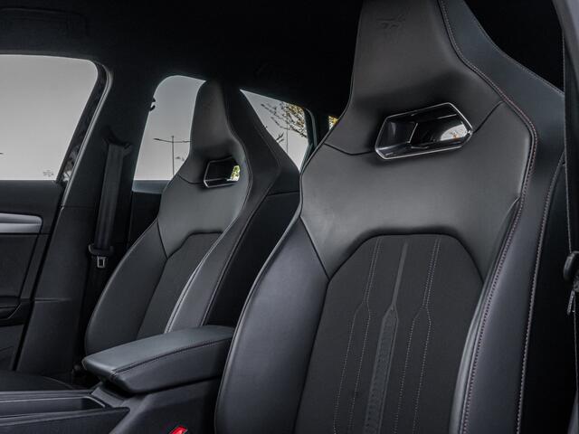 Cupra Formentor 1.4 e-Hybrid VZ Performance 245 PK ELEK TREKHAAK!! SCHAALSTOELEN CAMERA 19 INCH BLACK OPTIC STOELVERW