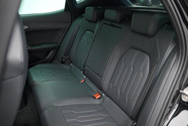 Cupra Formentor 1.4 e-Hybrid VZ Copper Edition |Pano|360 Camera|Memory|Dodehoek|Ambience|