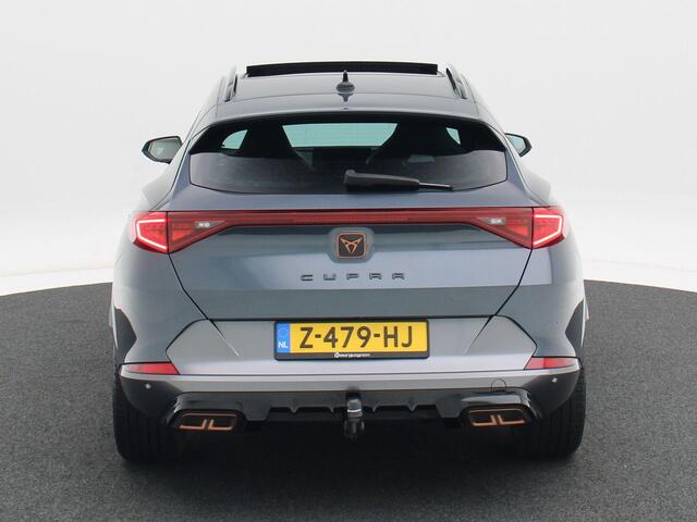 Cupra Formentor 1.4 e-Hybrid 245 Pk Automaat VZ Performance | Panoramadak | Trekhaak | Adaptive Cruise | Elektrische Achterklep | Camera | Stuur Verwarming | Carplay | 19 Inch