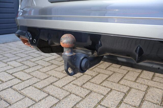 Cupra Formentor 1.4 VZ Black Edition 2e Eigenaar | Dealer Onderh | BTW | Trekhaak | 360'Cam | Cupra Knop | Sfeer | 2 Laadkabels | Memory | Elek Stoel+Klep | Carplay | Full Led | Navi | PDC | Ad Cruise